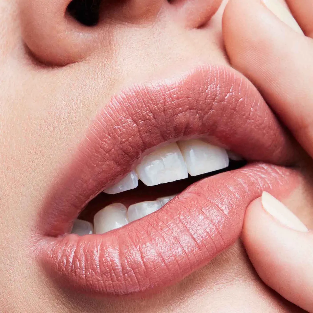 MAC - Labial En Barra Satin Lipstick Spirit
