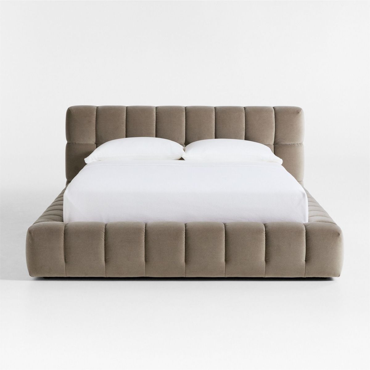 CRATE & BARREL - Cama King Cambria de Terciopelo