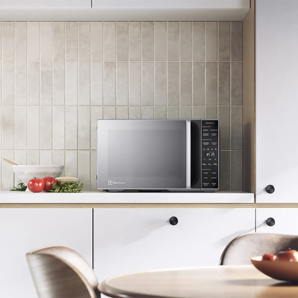 ELECTROLUX - Combo Microondas 25L + Freidora de Aire 5.6L