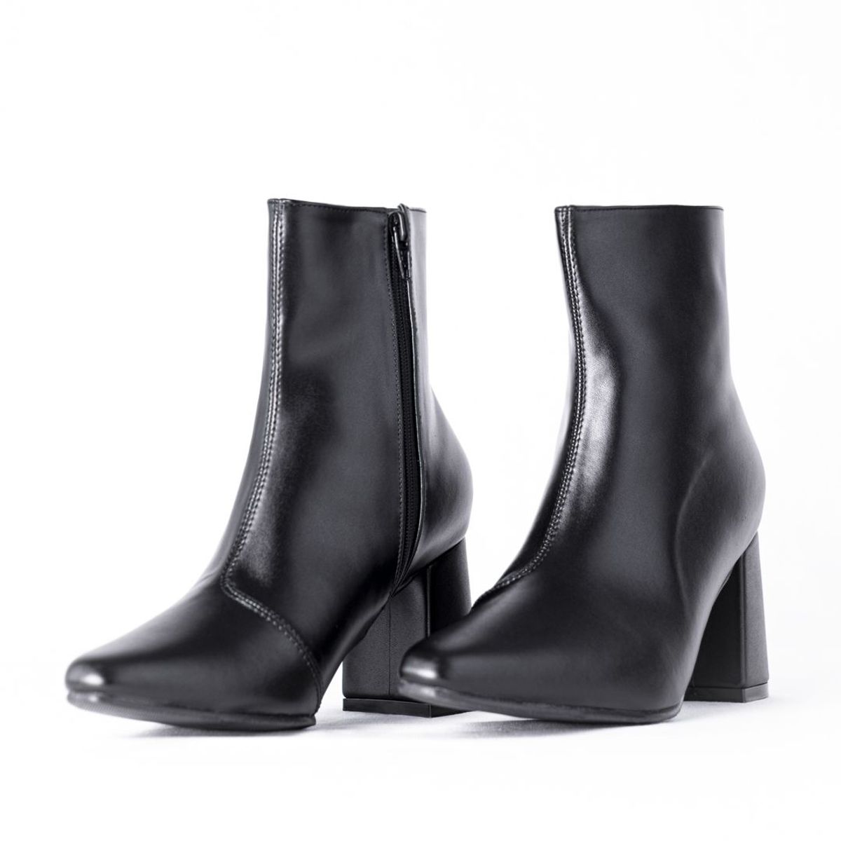 LB LIBBY CALZADOS Y ACCESORIOS - BOTINES  AUSTRIA PARA DAMA TACO 7 CUADRADO COLOR NEGRO