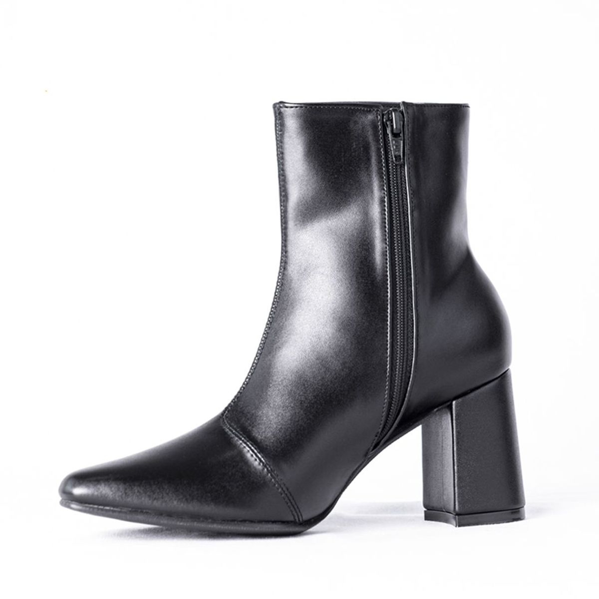 LB LIBBY CALZADOS Y ACCESORIOS - BOTINES  AUSTRIA PARA DAMA TACO 7 CUADRADO COLOR NEGRO