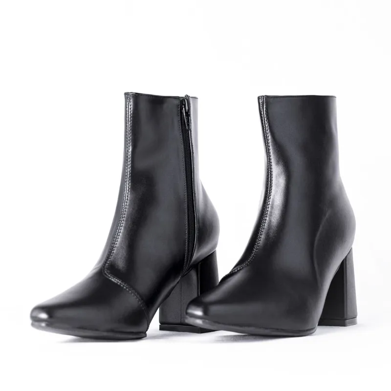 LB LIBBY CALZADOS Y ACCESORIOS - BOTINES  AUSTRIA PARA DAMA TACO 7 CUADRADO COLOR NEGRO