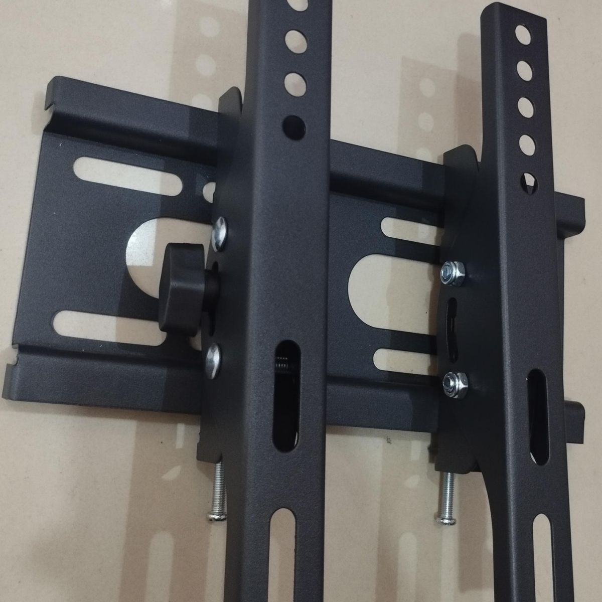 GENERICO - RACK FIJO INCLINABLE DE TV 24 A 43" /NEGRO