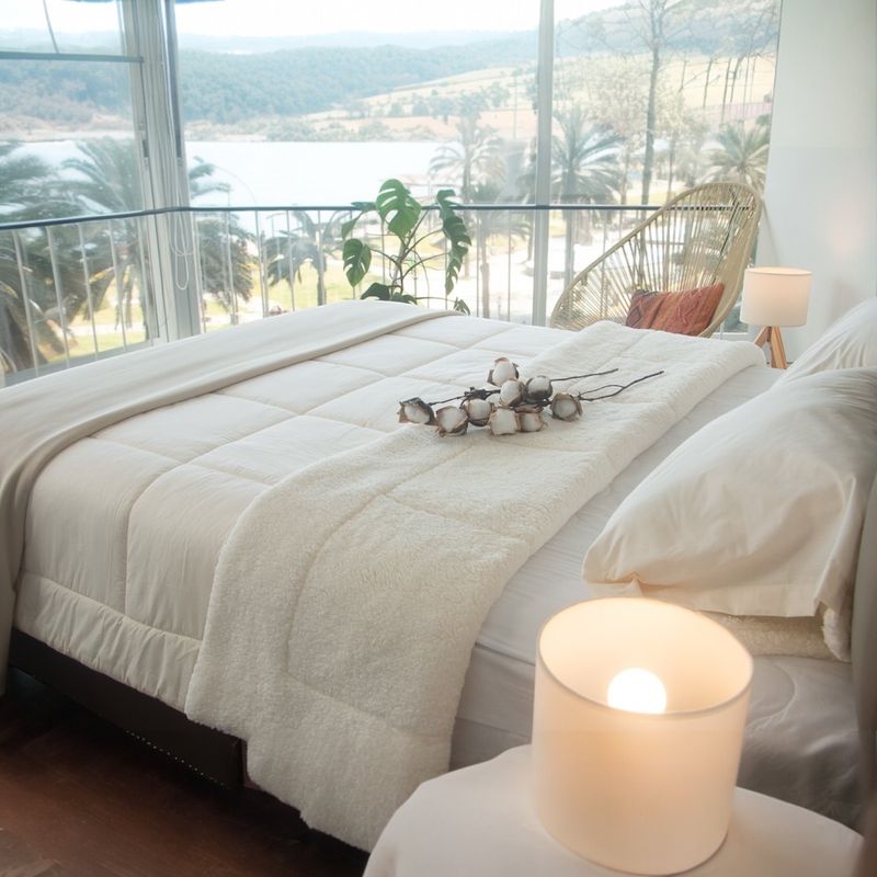 ISATEX HOME - Edredón Sherpa Premium Perla King Size
