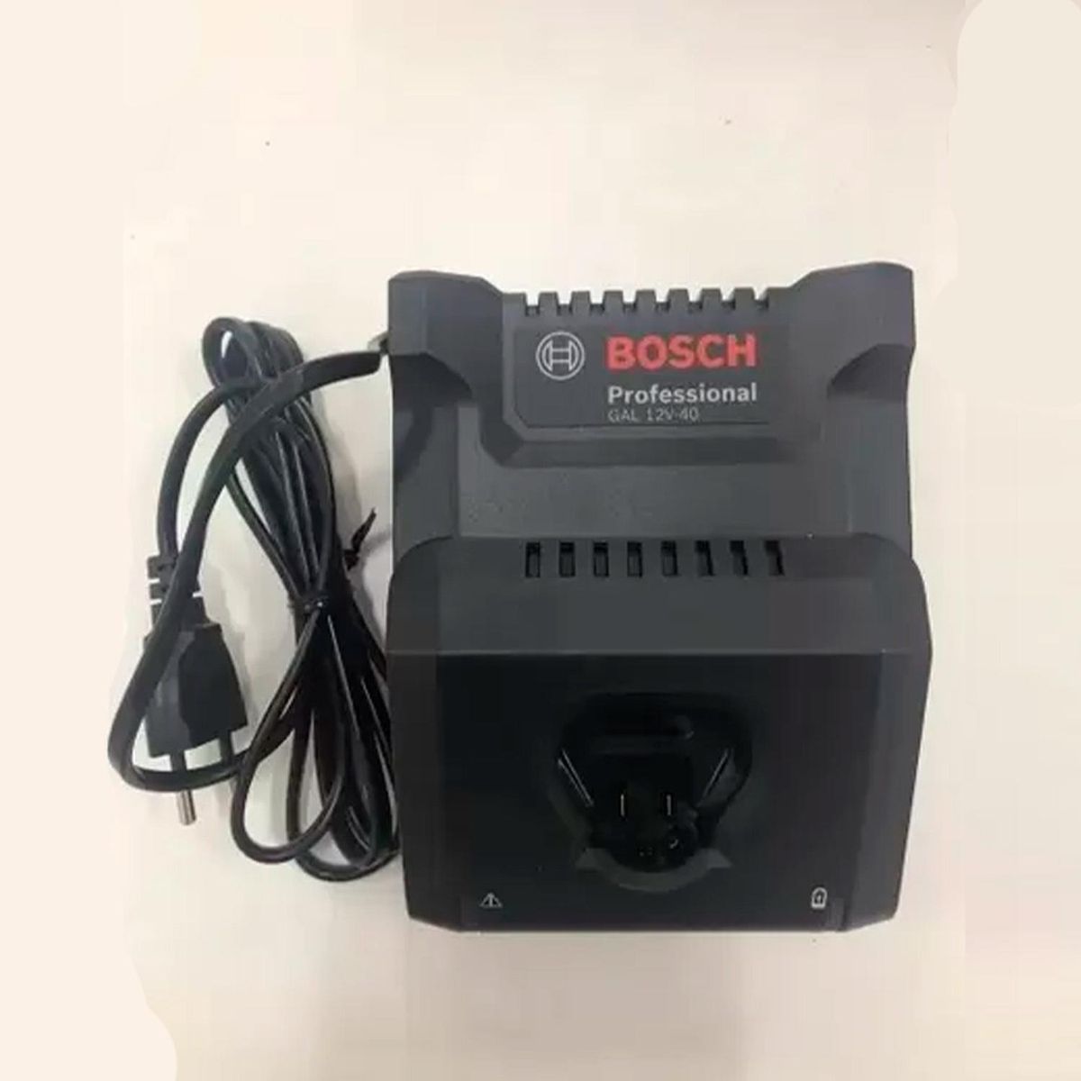 BOSCH - Cargador Bosch GAL 12V-40 4A Profesional