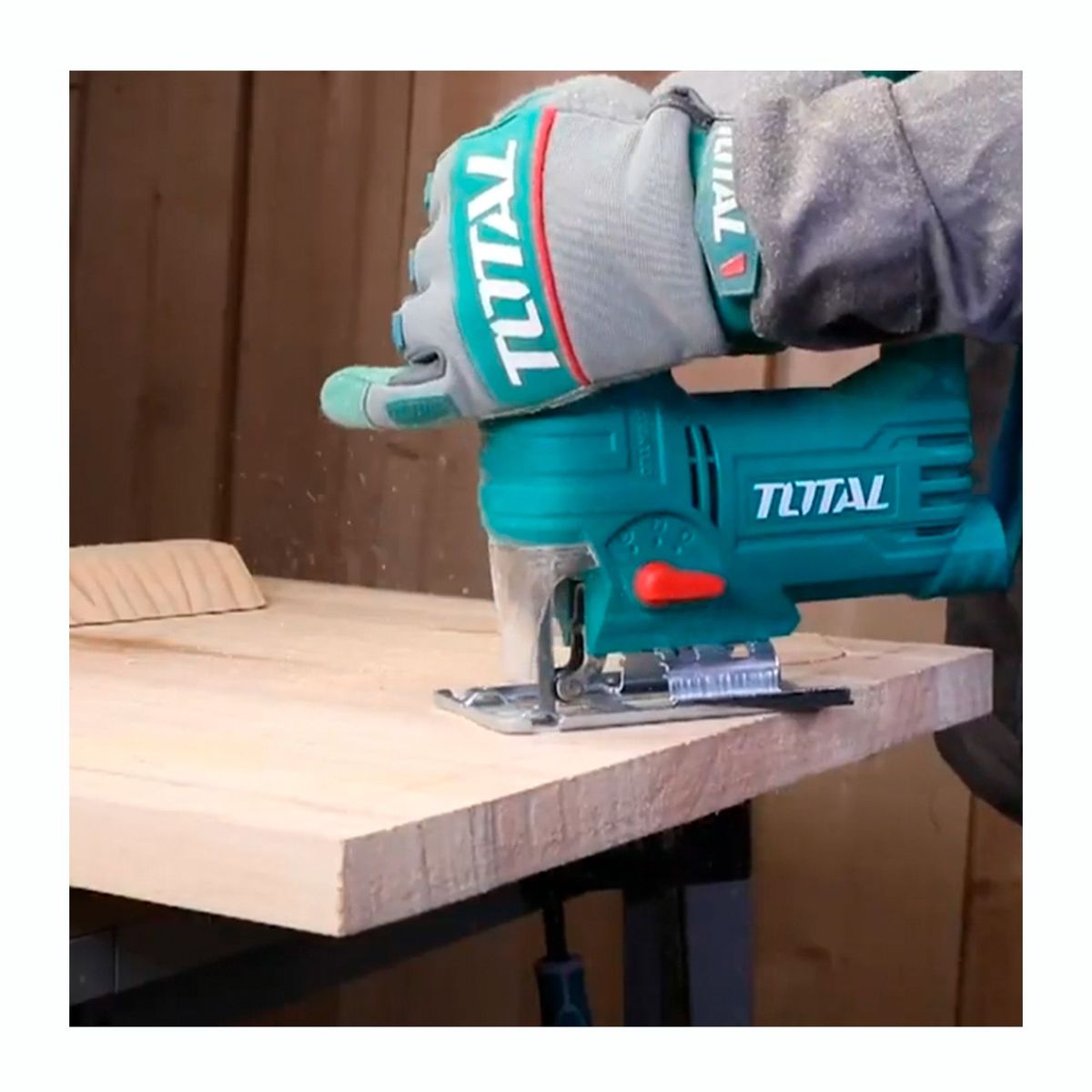 TOTAL TOOLS - SIERRA CALADORA 570W CORTADORA DE MADERA INDUSTRIAL TOTAL - TS206656