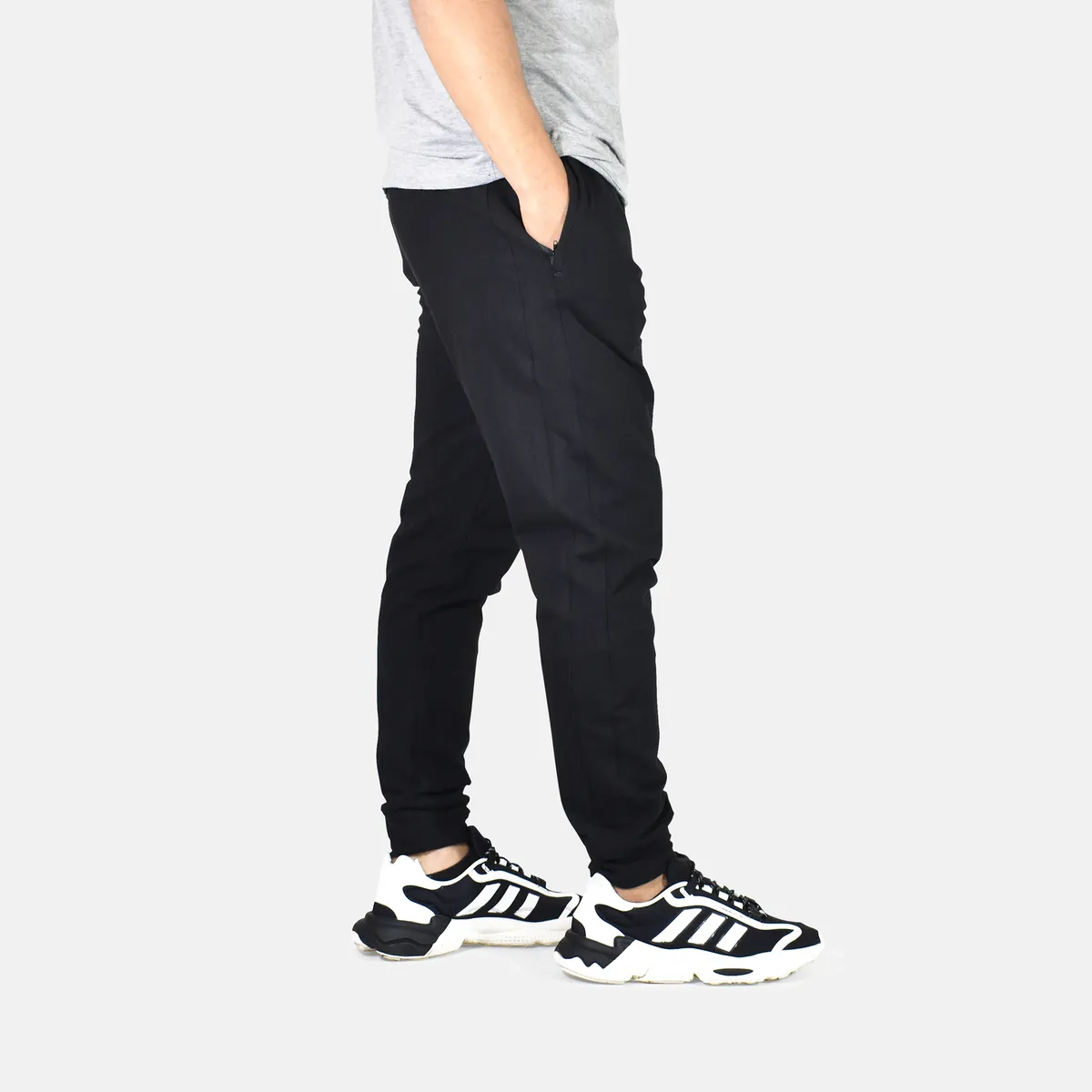 YONISTERS CLOTHING - Jogger Básico de Algodón Yonisters Clothing Negro
