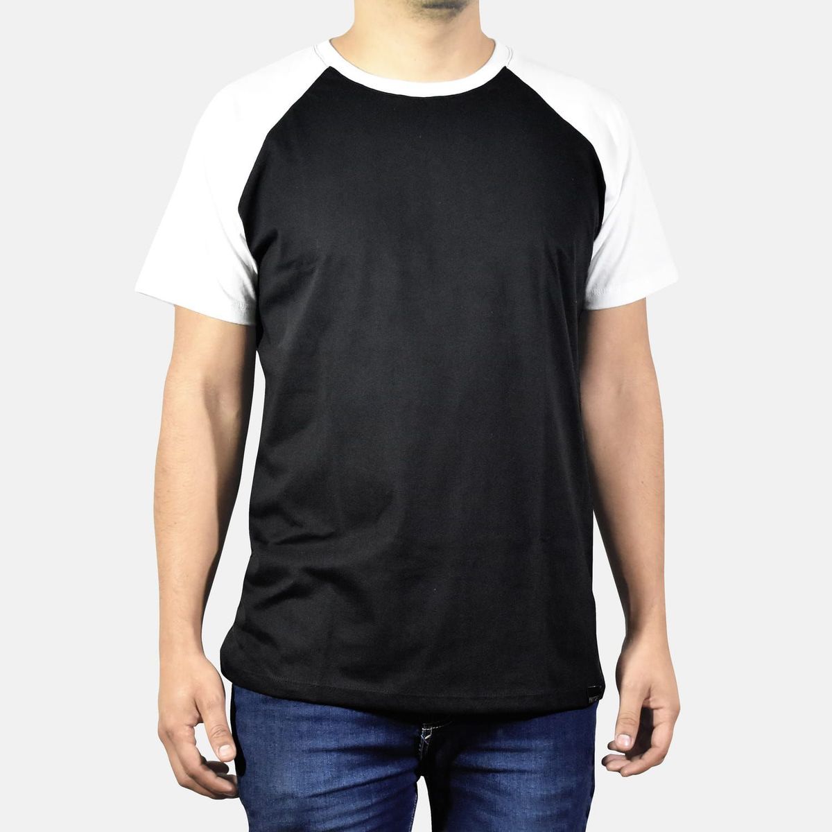 YONISTERS CLOTHING - Polo Ranglan de AlgodÃ³n Yonisters Clothing Negro.