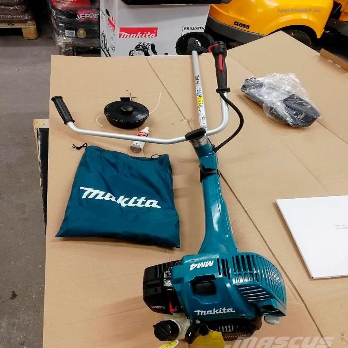 MAKITA - Desbrozadora Em4351Uh Mm4  2.1Hp 43Cc Makita