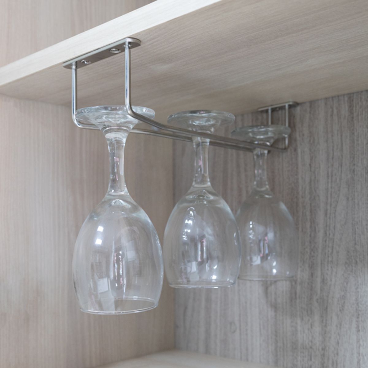 MAS CASA MOBILIARIO Y ACCESORIOS - Soporte para copas de 1 fila cromado de 26 cm de largo Más Casa Perú