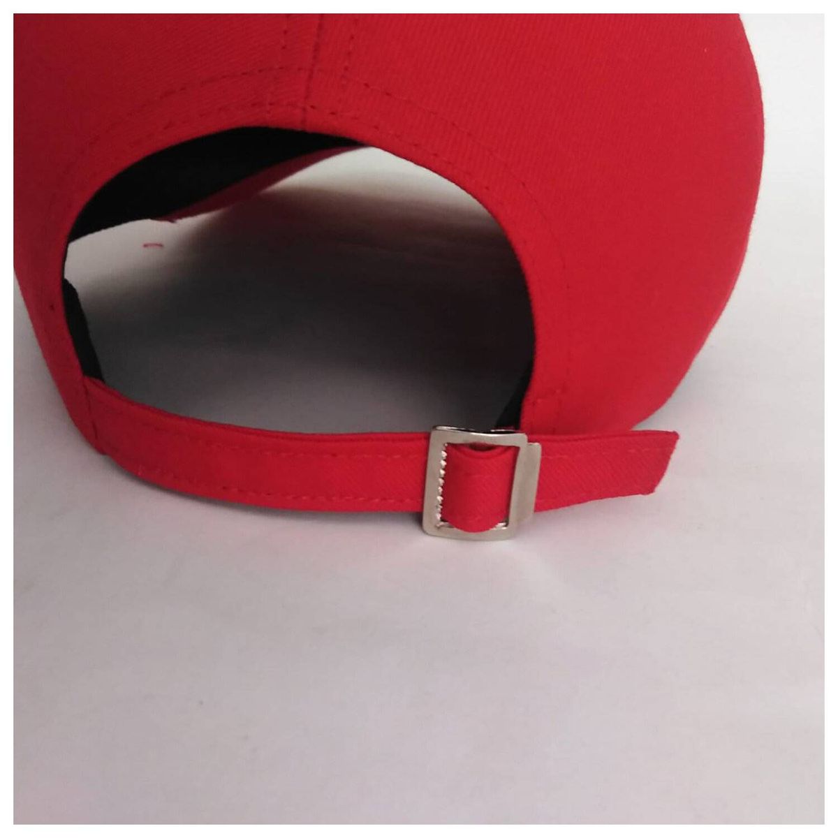 TODO GORROS PERU - Gorra Perú roja con escudo dorado - TODO GORROS PERU