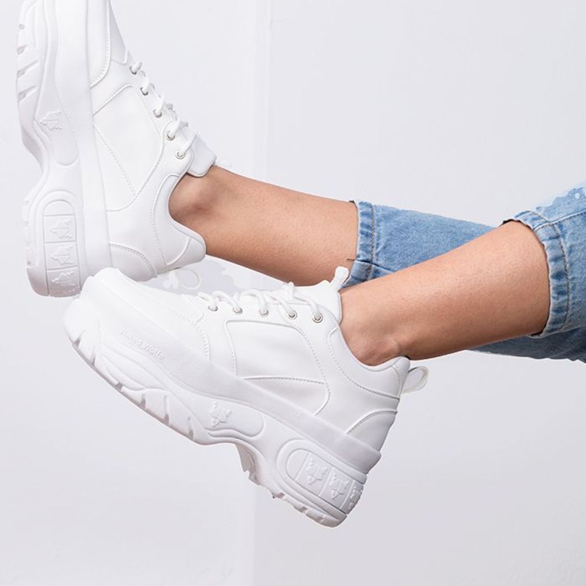 NEBULA - Zapatilla Wolf - Blanco