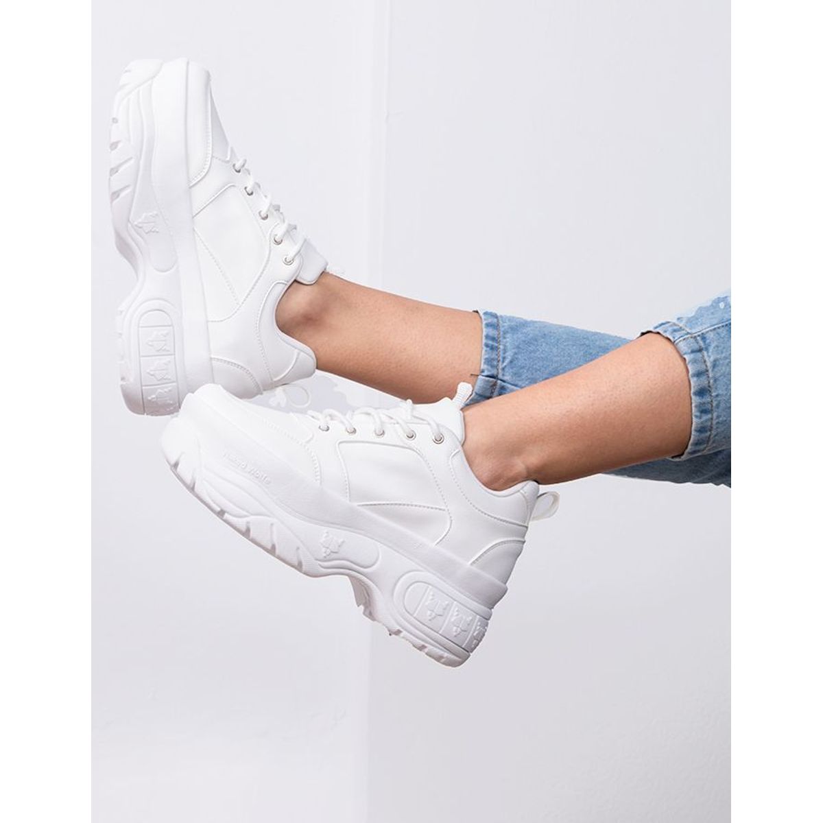 NEBULA - Zapatilla Wolf - Blanco