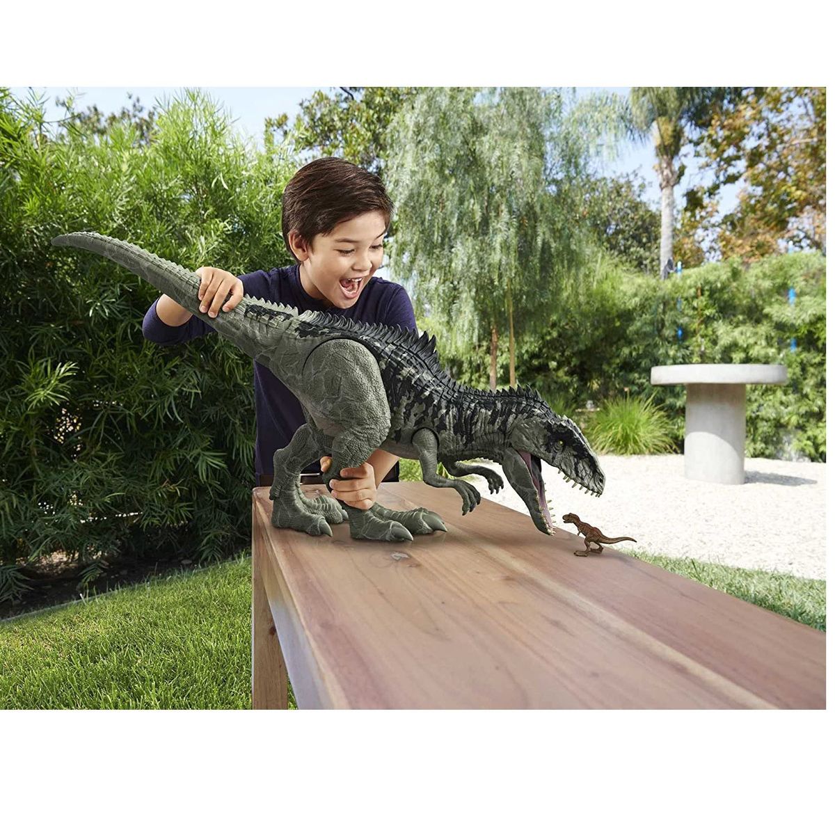 JURASSIC WORLD - Dinosaurio Jurassic World Giganotosaurus Colossal