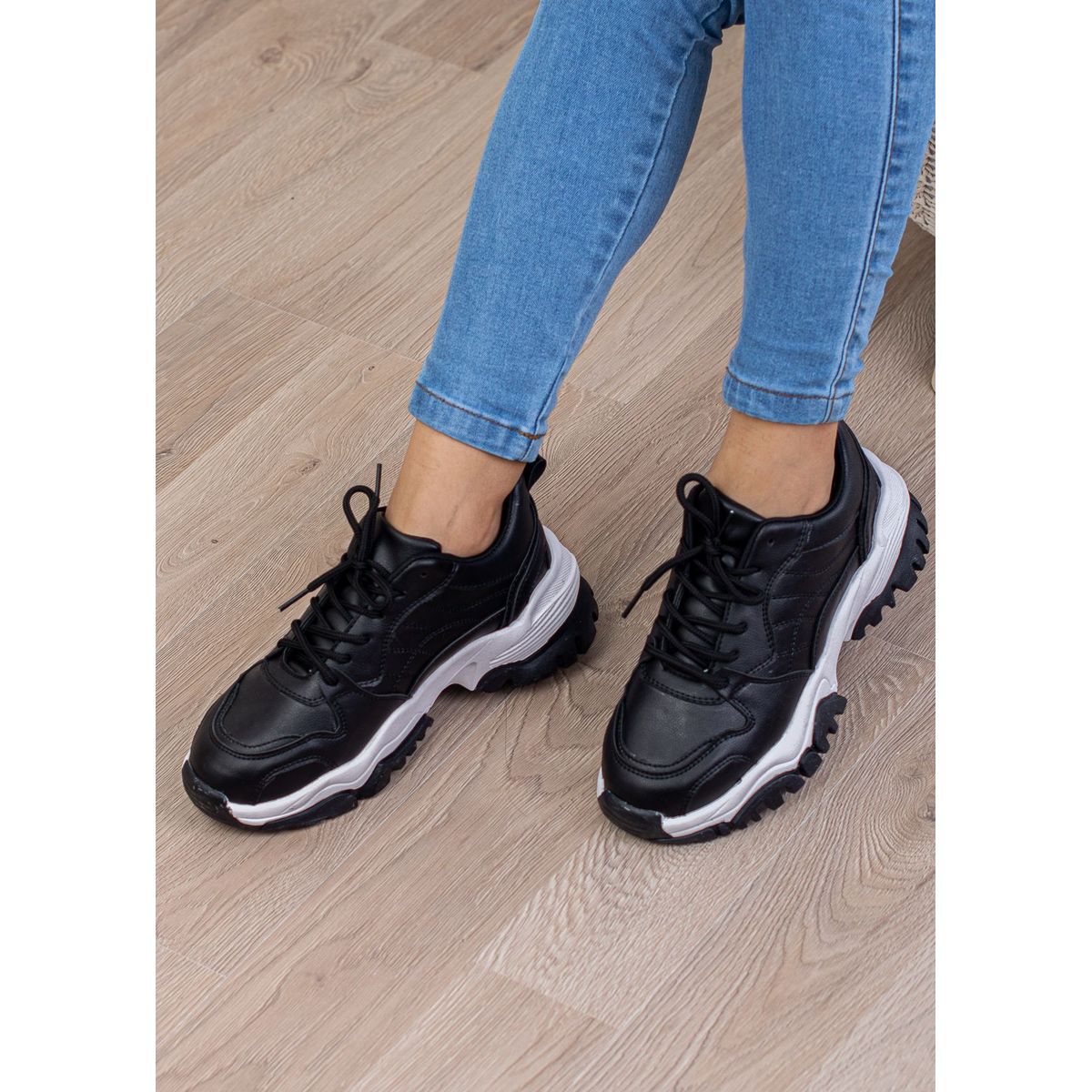 NEBULA - Zapatilla Moscu - Negro