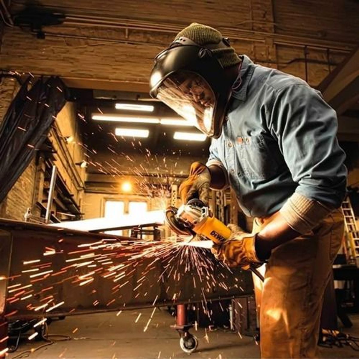 DEWALT - Esmeril Angular 4-1/2" 1500W 11000Rpm