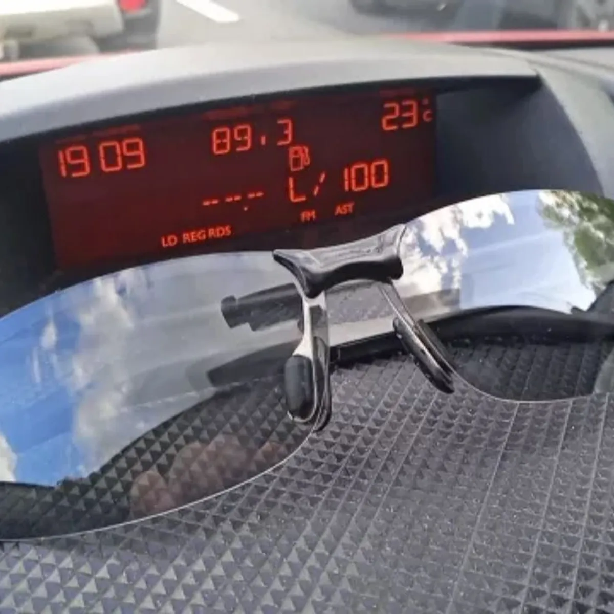 GENERICO - LENTES DEPORTIVOS TIPO AUDI POLARIZADOS LUNA OSCURA UV400