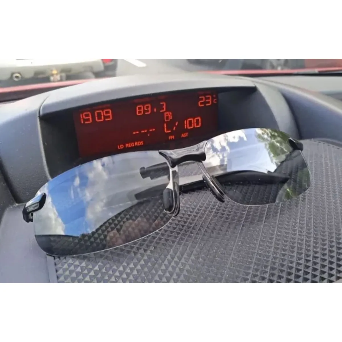 GENERICO - LENTES DEPORTIVOS TIPO AUDI POLARIZADOS LUNA OSCURA UV400
