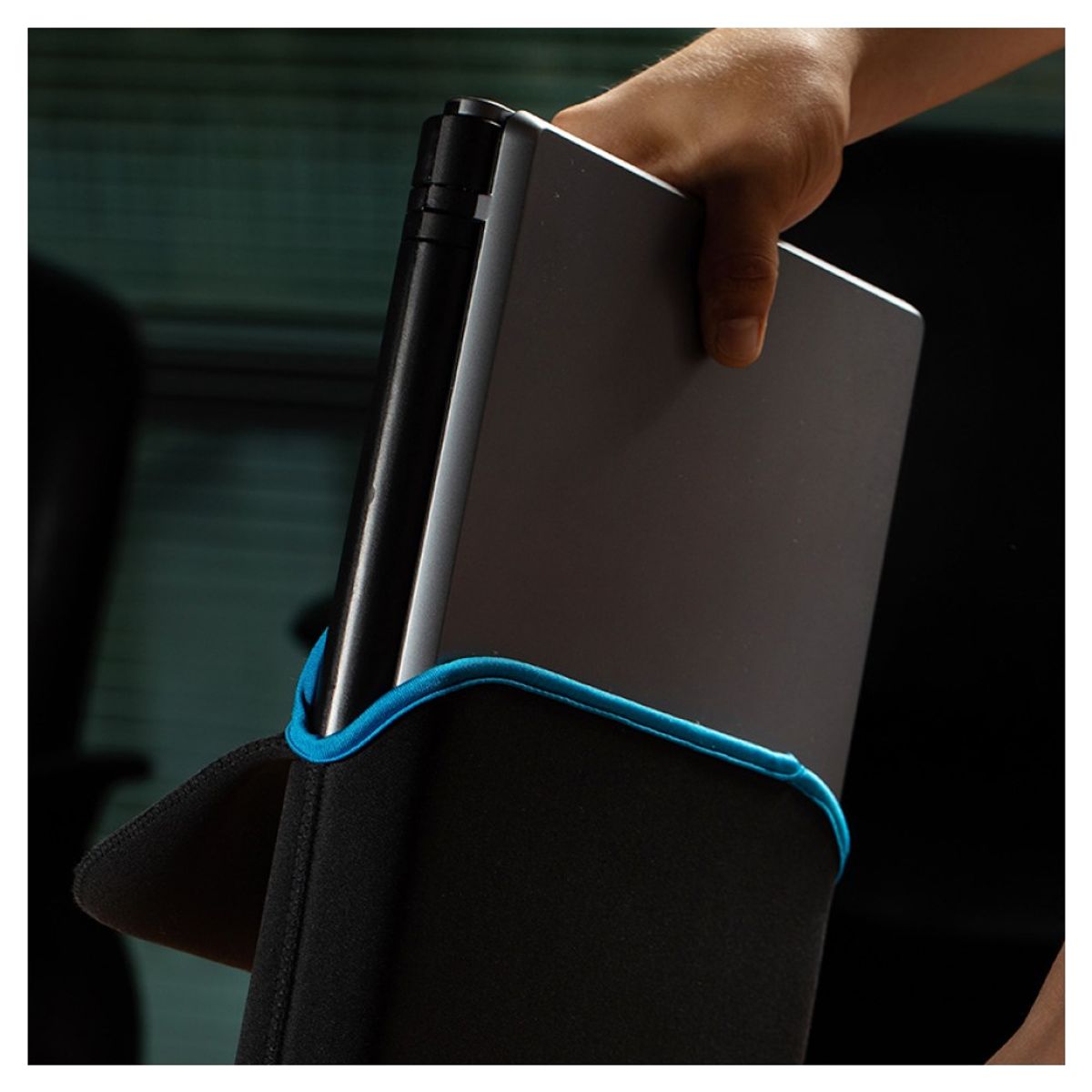 KLIPXTREME - Klip Xtreme Kolours Funda Reversible Laptop 14 Neopreno - KNS-214BL