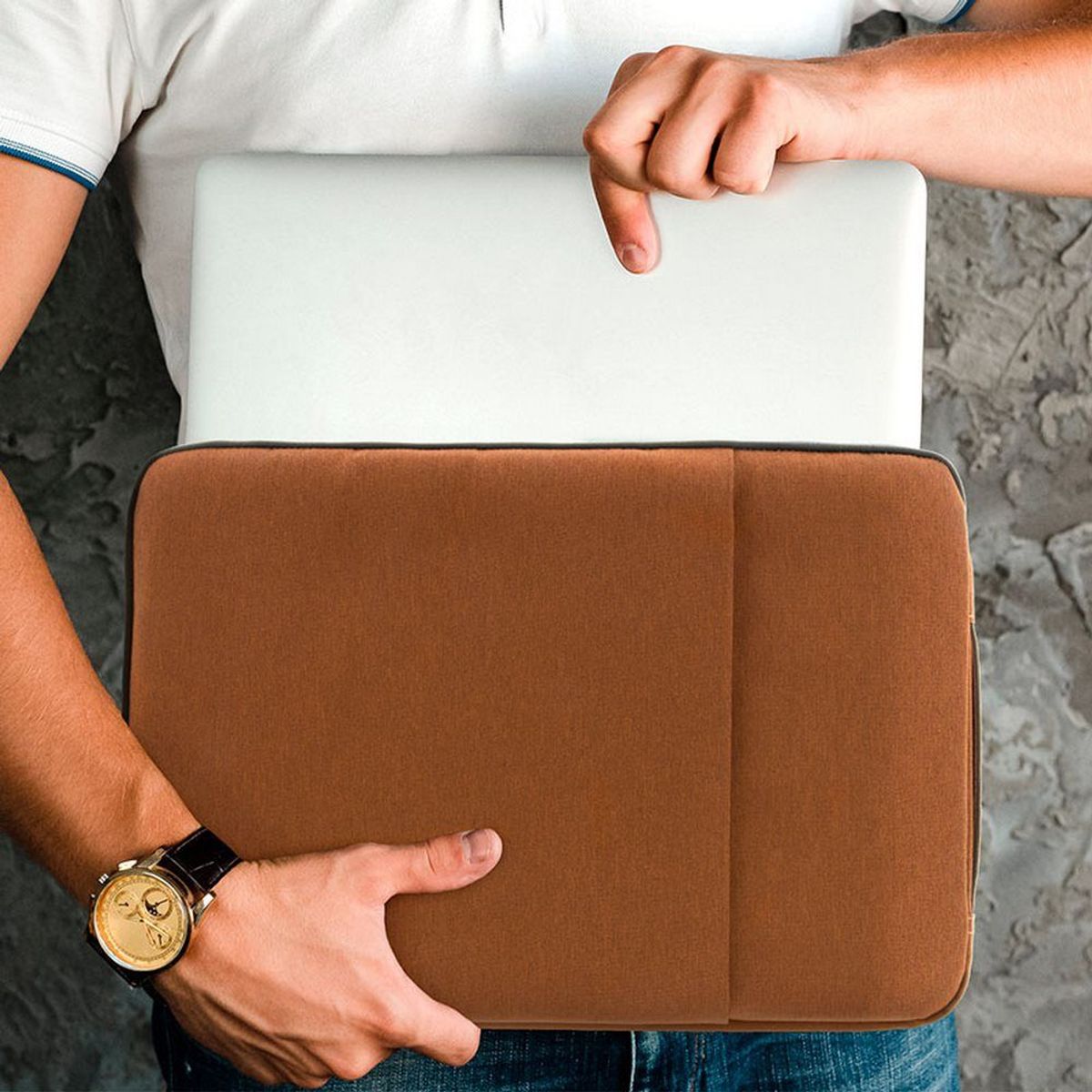 KLIPXTREME - Klip Xtreme SquarePro Funda Acolchada 15.6 Laptop Bronce - KNS-420BR