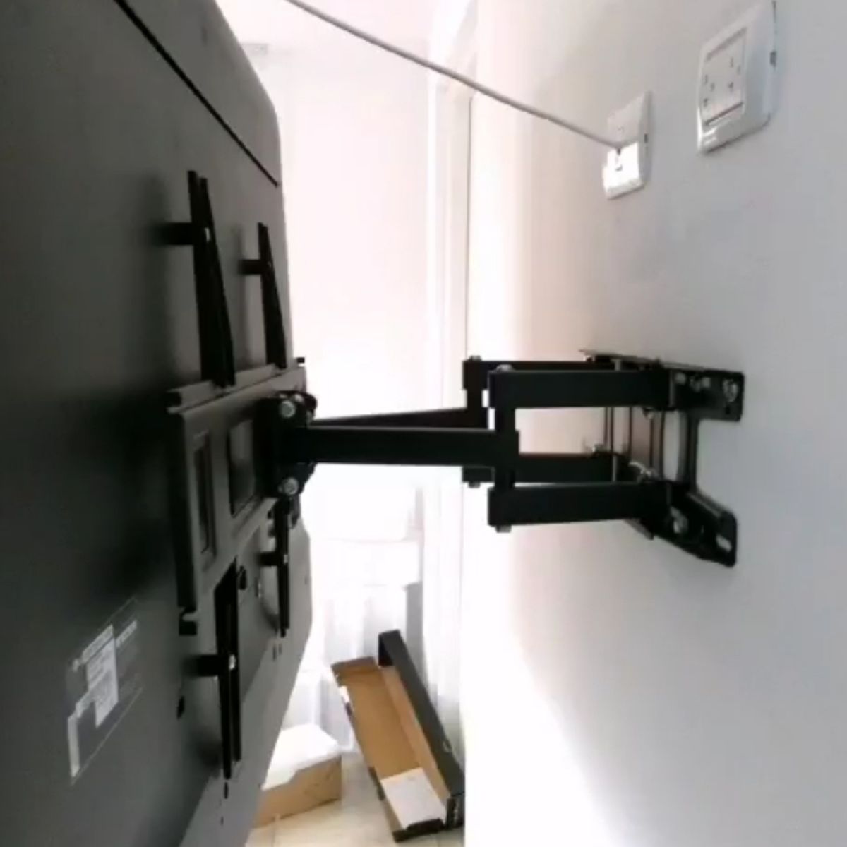 GENERICO - RACK TV MOVIL PANTOGRAFO PLEGABLE 32 A 80"/JAPAN