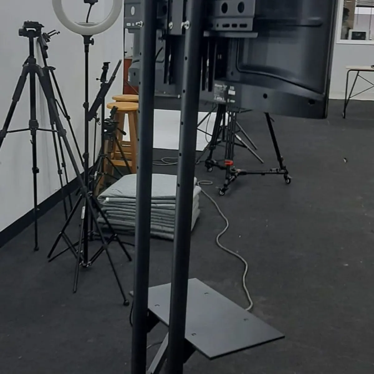 GENERICO - Rack para tv pedestal con ruedas de 26 a 70" NEGRO