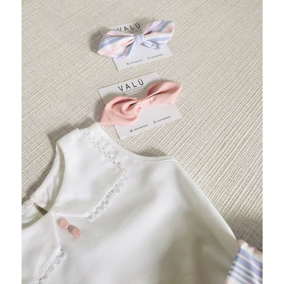 VALU MODA INFANTIL - Falda multicolor y blusa blanca para bebé