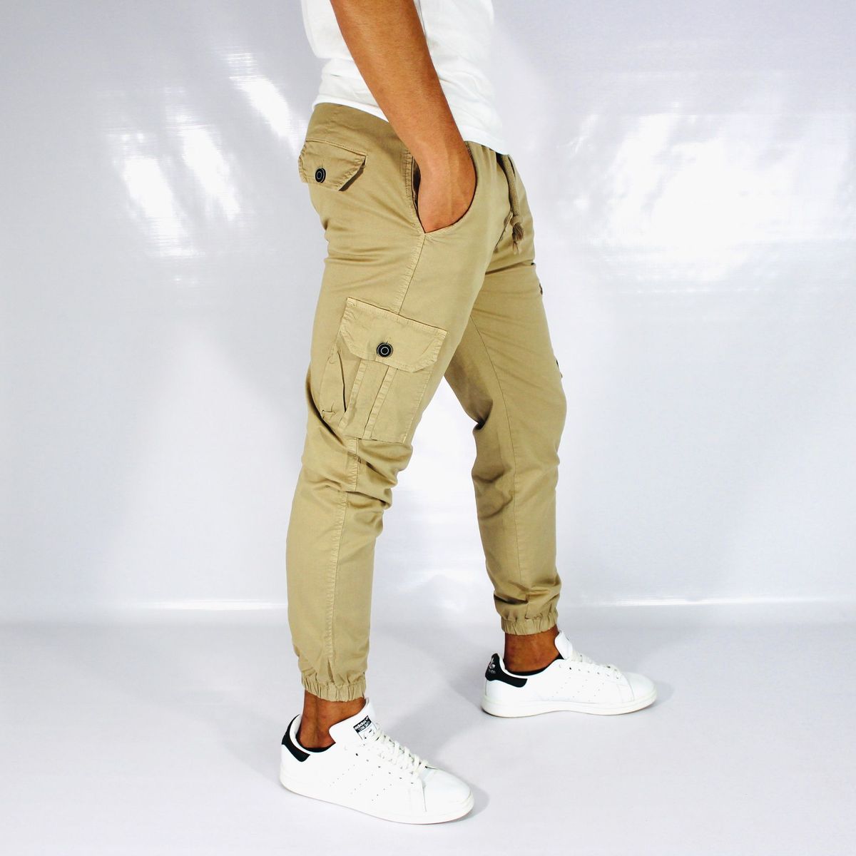 PYT - Pantalón Cargo Paper Touch Hombre.-