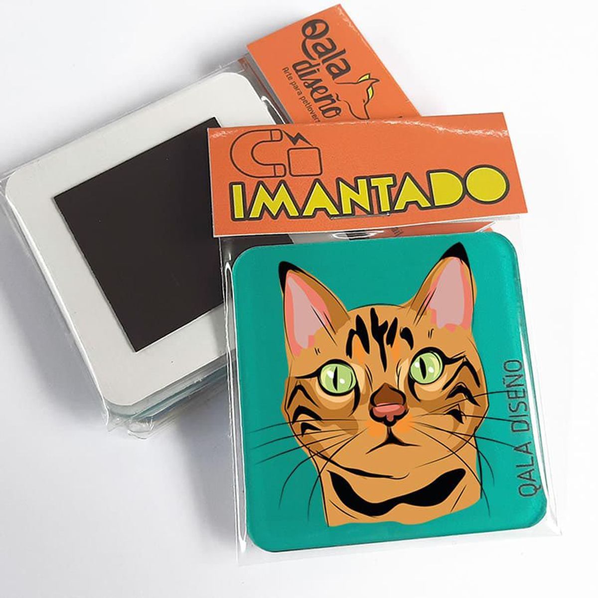 QALA DISEÑO - Imantado de Acrílico - Qala Diseño - Gato Atigrado - Magneto 6x6