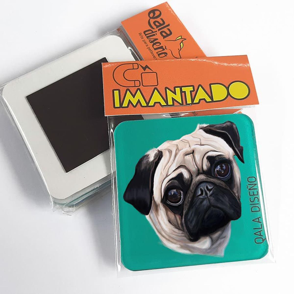 QALA DISEÑO - Imantado de Acrílico - Qala Diseño - Perro Pug - Magneto 6x6