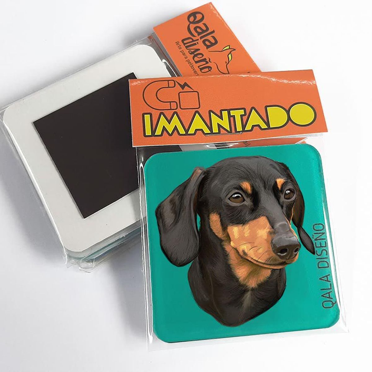 QALA DISEÑO - Imantado de Acrílico - Qala Diseño - Perro Salchicha N - Magneto 6x6