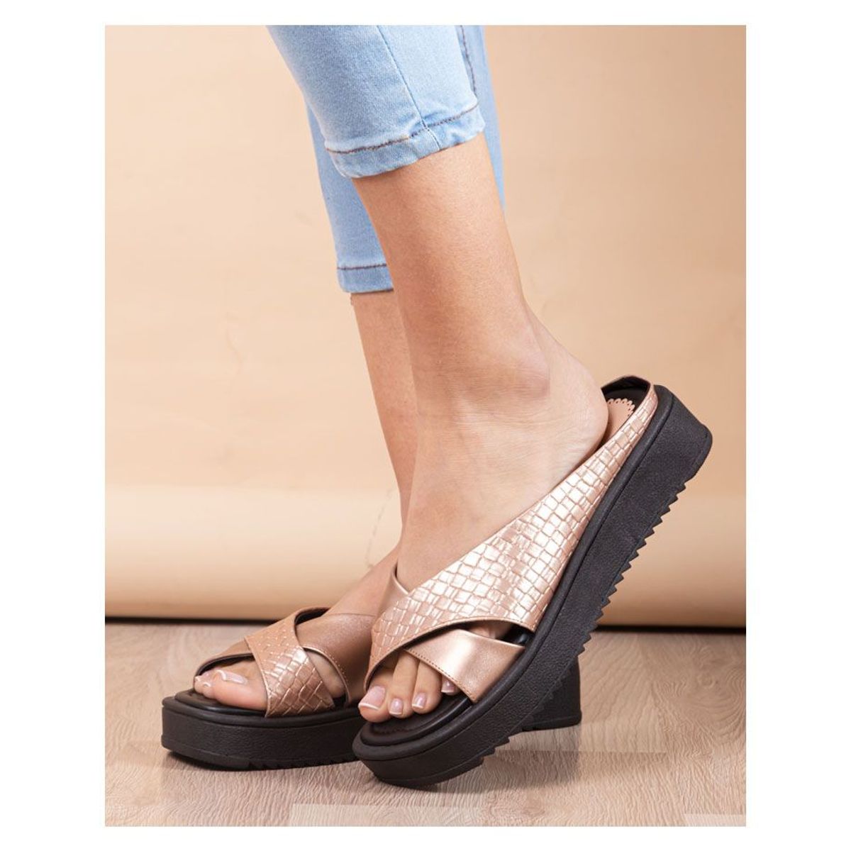 NEBULA - Sandalia Nikea - Dorado