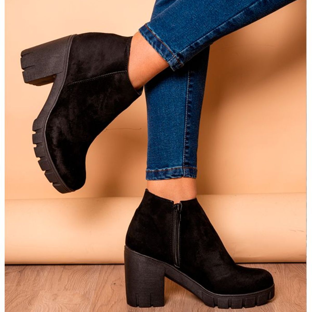 NEBULA - Botin Graneda - Negro Gamuza