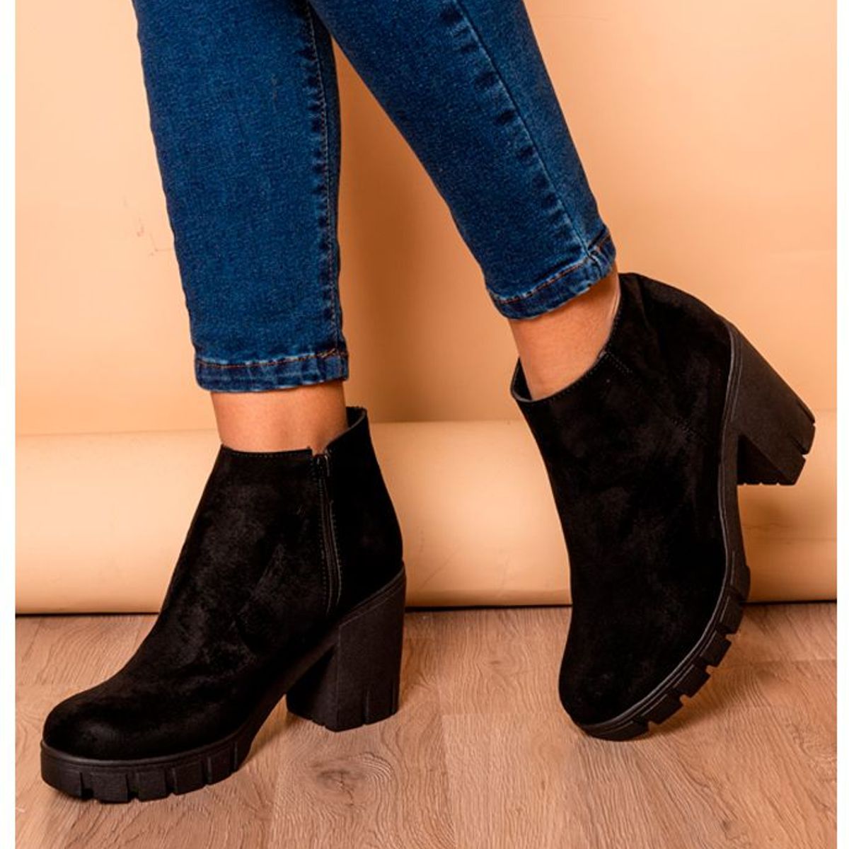 NEBULA - Botin Graneda - Negro Gamuza