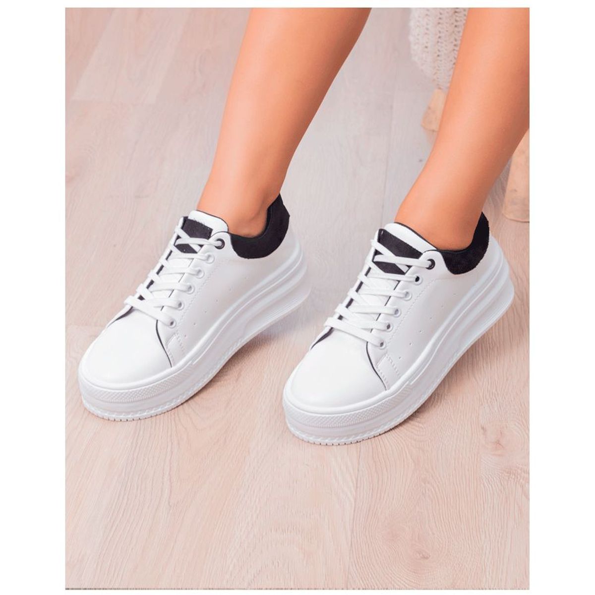 NEBULA - Zapatilla Barein - Blanco Con Negro