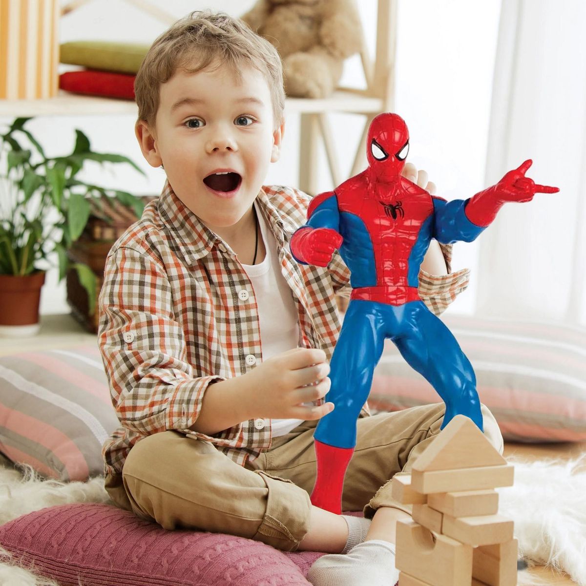 MARVEL - Muñeco Gigante Spiderman REVOLUTION 45 cm
