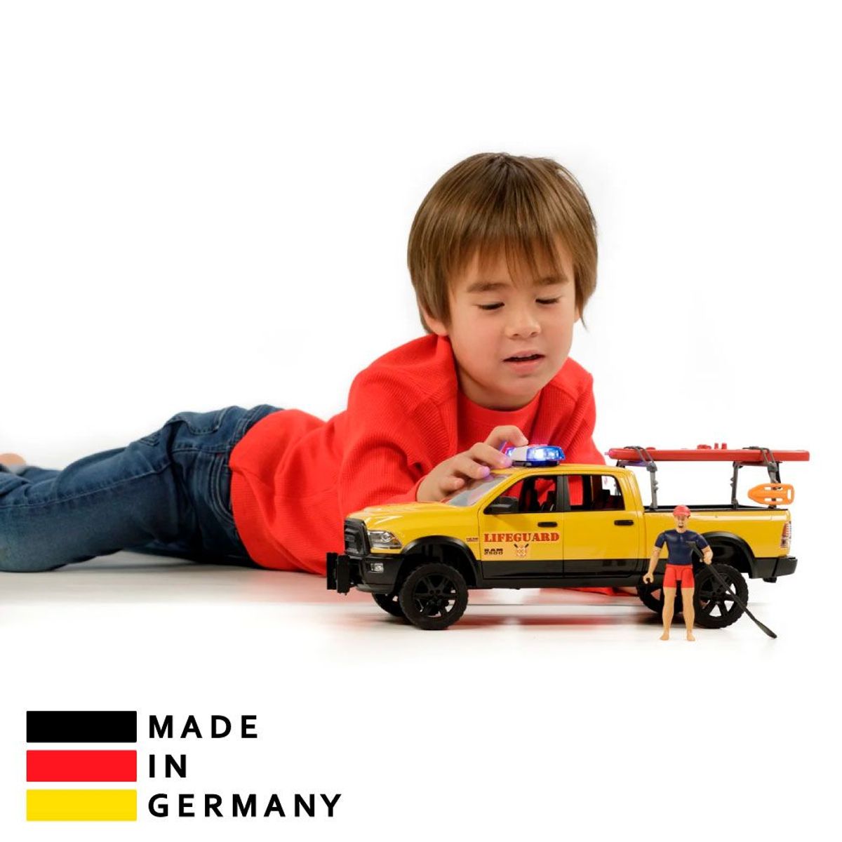 BRUDER - Juguete de Camioneta Dodge RAM Salvavidas con Muñecos Bruder