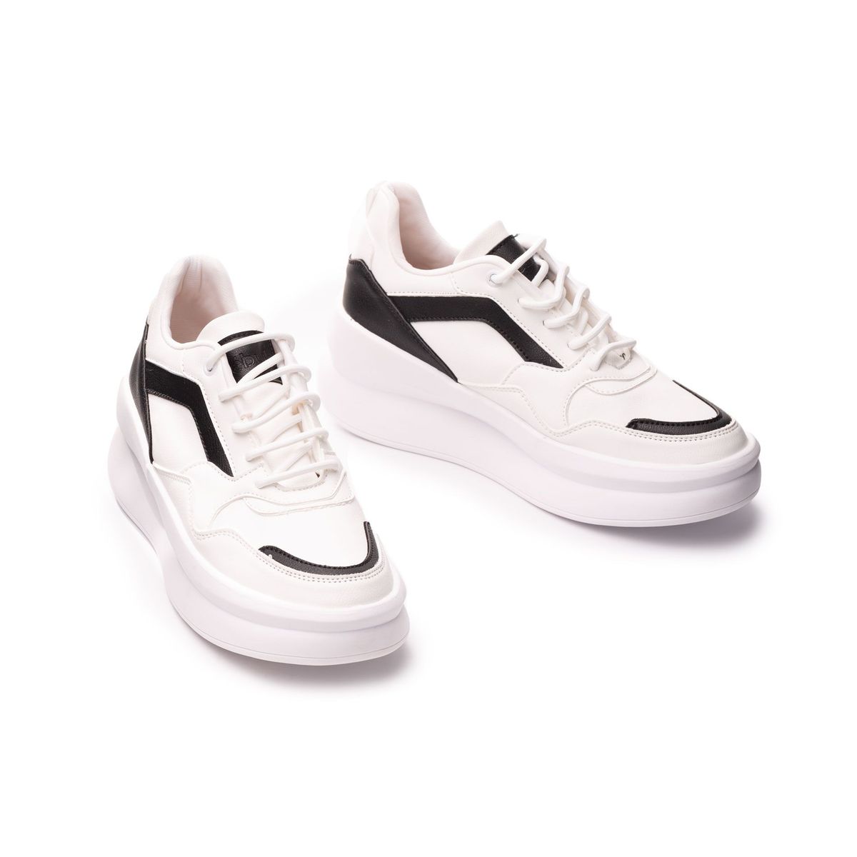 NEBULA - Zapatilla Zadar - Blanco con negro