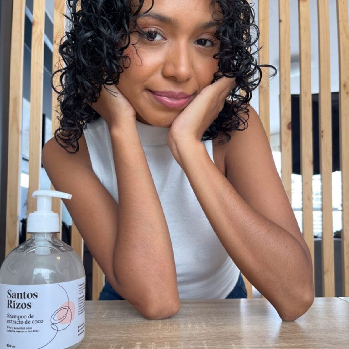 SANTOS RIZOS - Shampoo de Coco Suaviza e hidrata