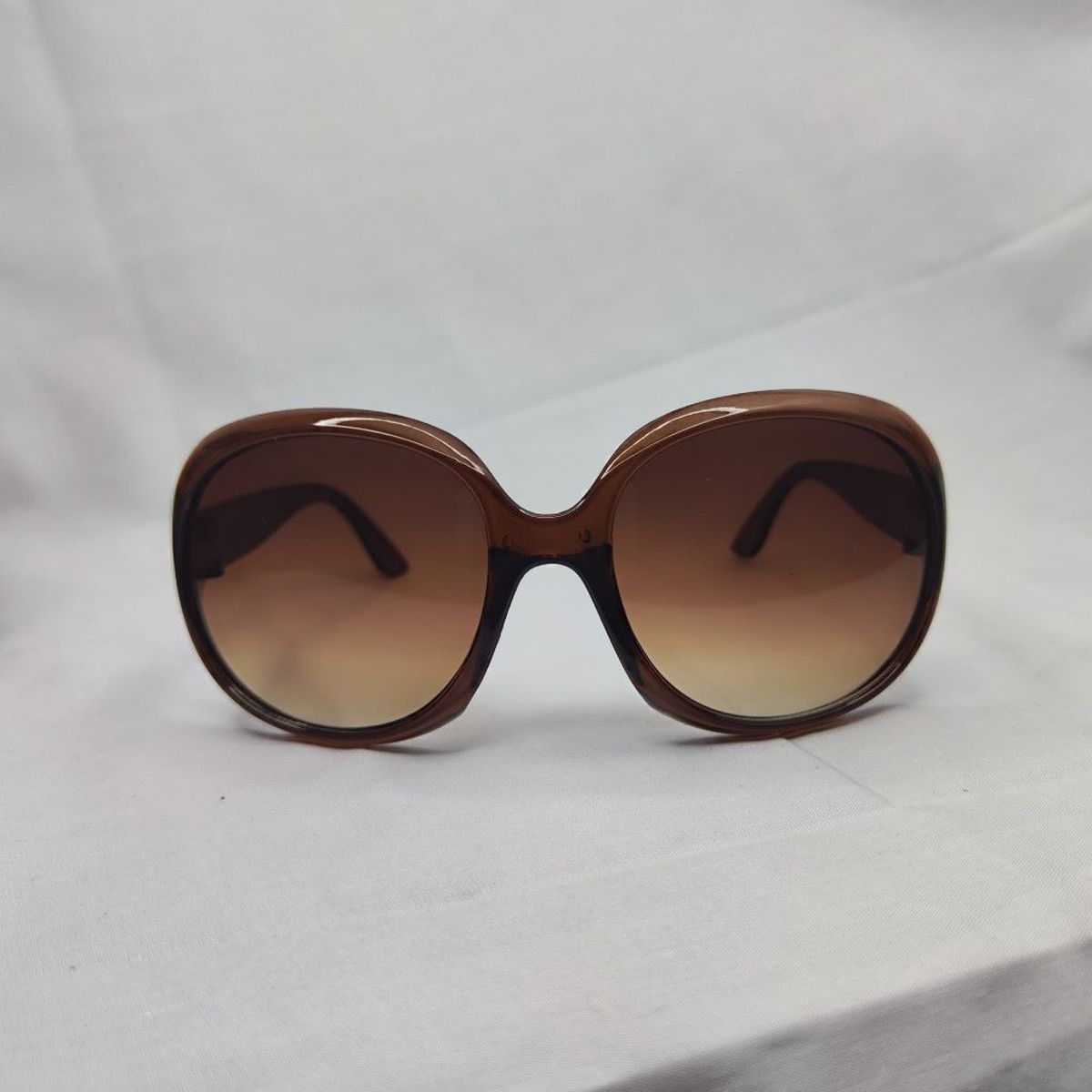 GENERICO - LENTES DE SOL DE MARCO CUADRADO