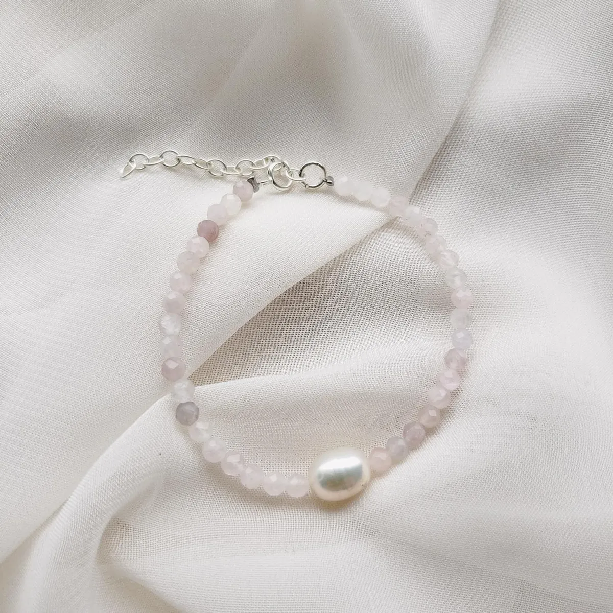 INTUERI - Pulsera Laila perla plata