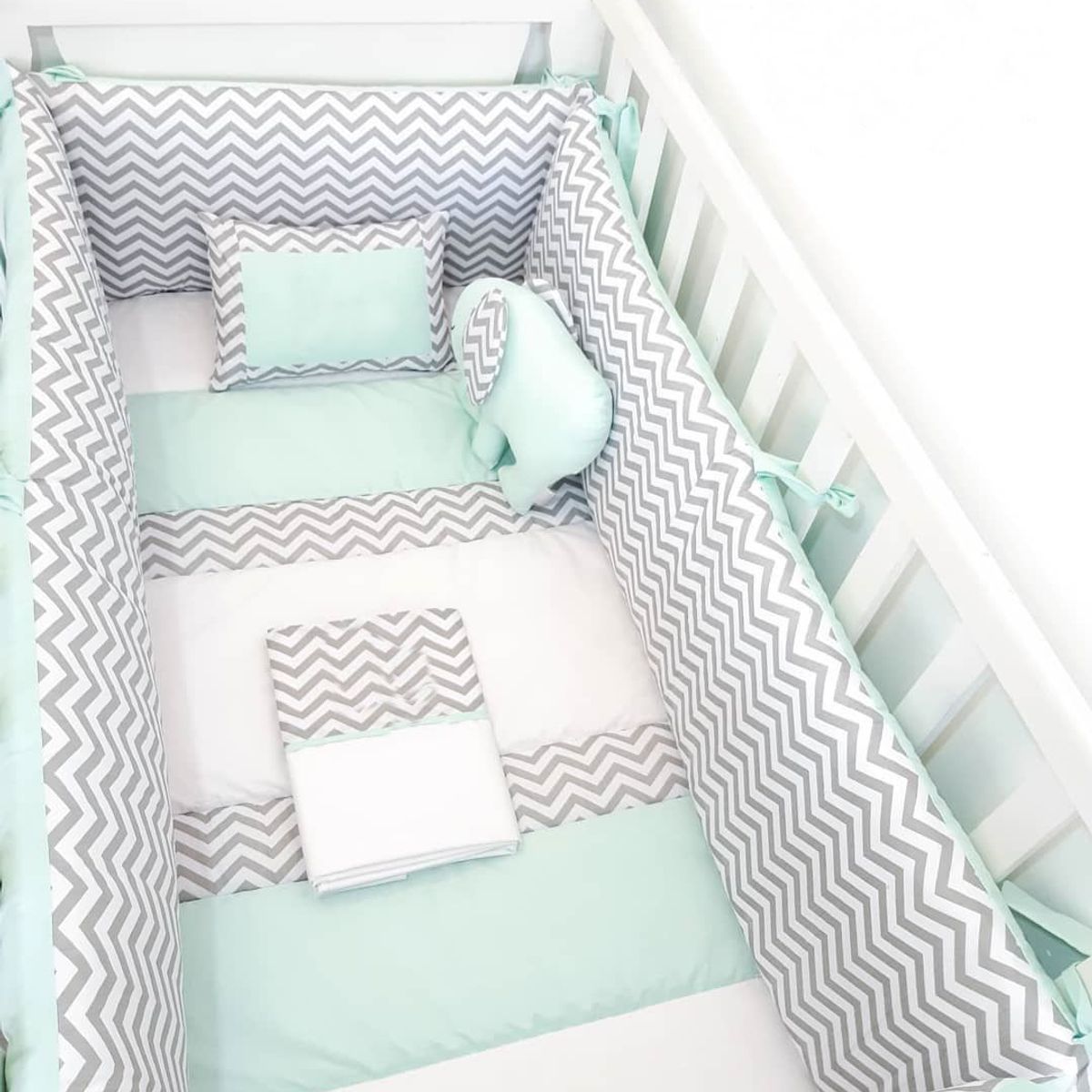 GENERICO - Protectores Laterales Parachoques de cuna diseño Zig Zag