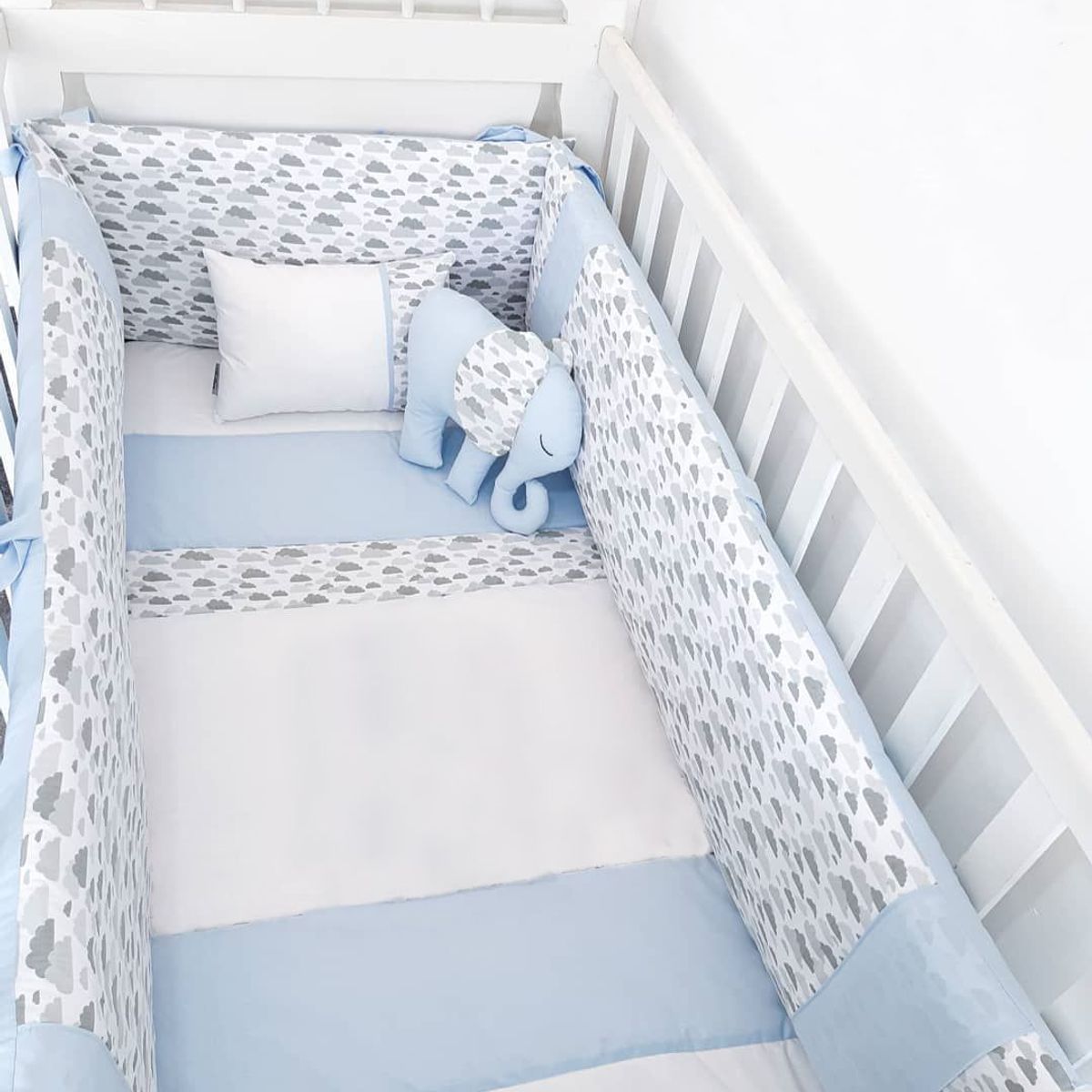 GENERICO - Protectores Laterales Parachoques de cuna diseño Nubecitas