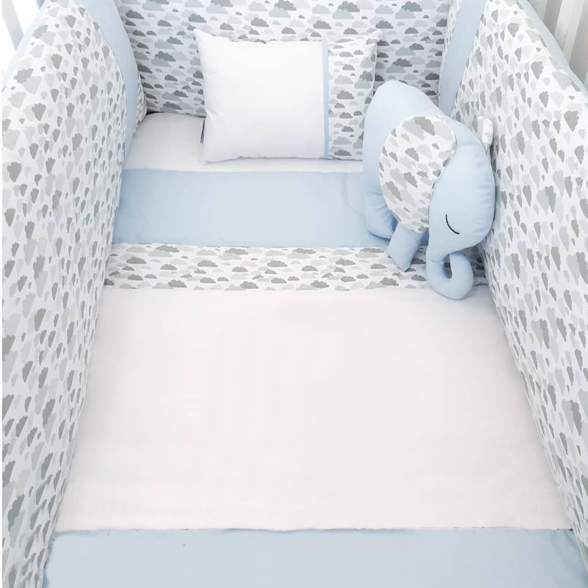 GENERICO - Protectores Laterales Parachoques de cuna diseño Nubecitas