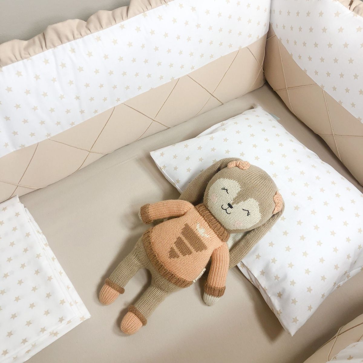 GENERICO - Protector Lateral Parachoques cuna diseño beige -estrellitas