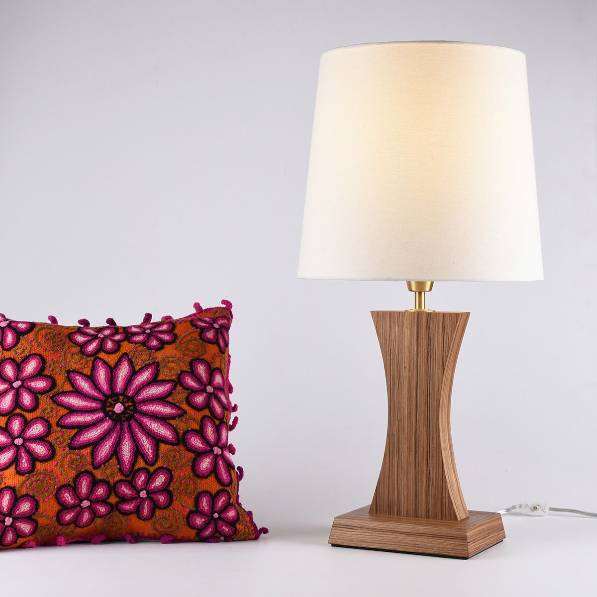 GENERICO - Lámpara de mesa Chimú Rosewood