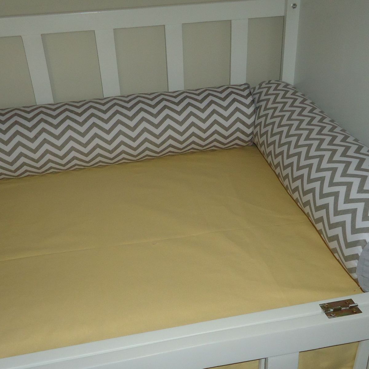 GENERICO - Bumpers Tubulares para cuna - diseño  Zig Zag -4 piezas