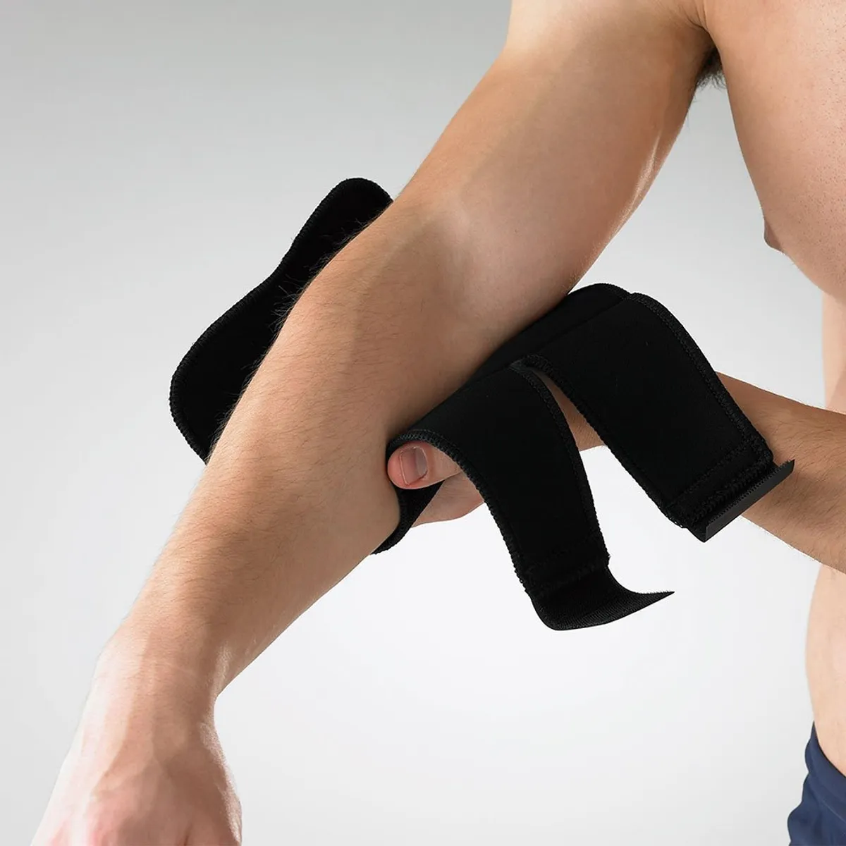 TODO FIT - CODERA REGULABLE DE NEOPRENE PARA SOPORTE DE CODO ELBOW SUPPORT 759 NEGRO