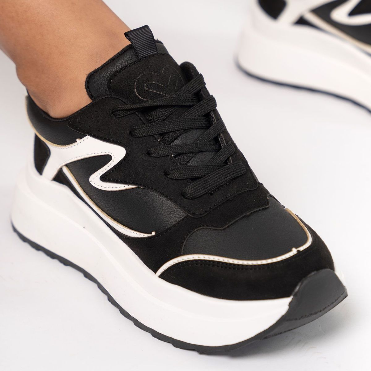 MAGDALENA SHOES - ZAPATILLA MUJER SHANTAL 828 BN