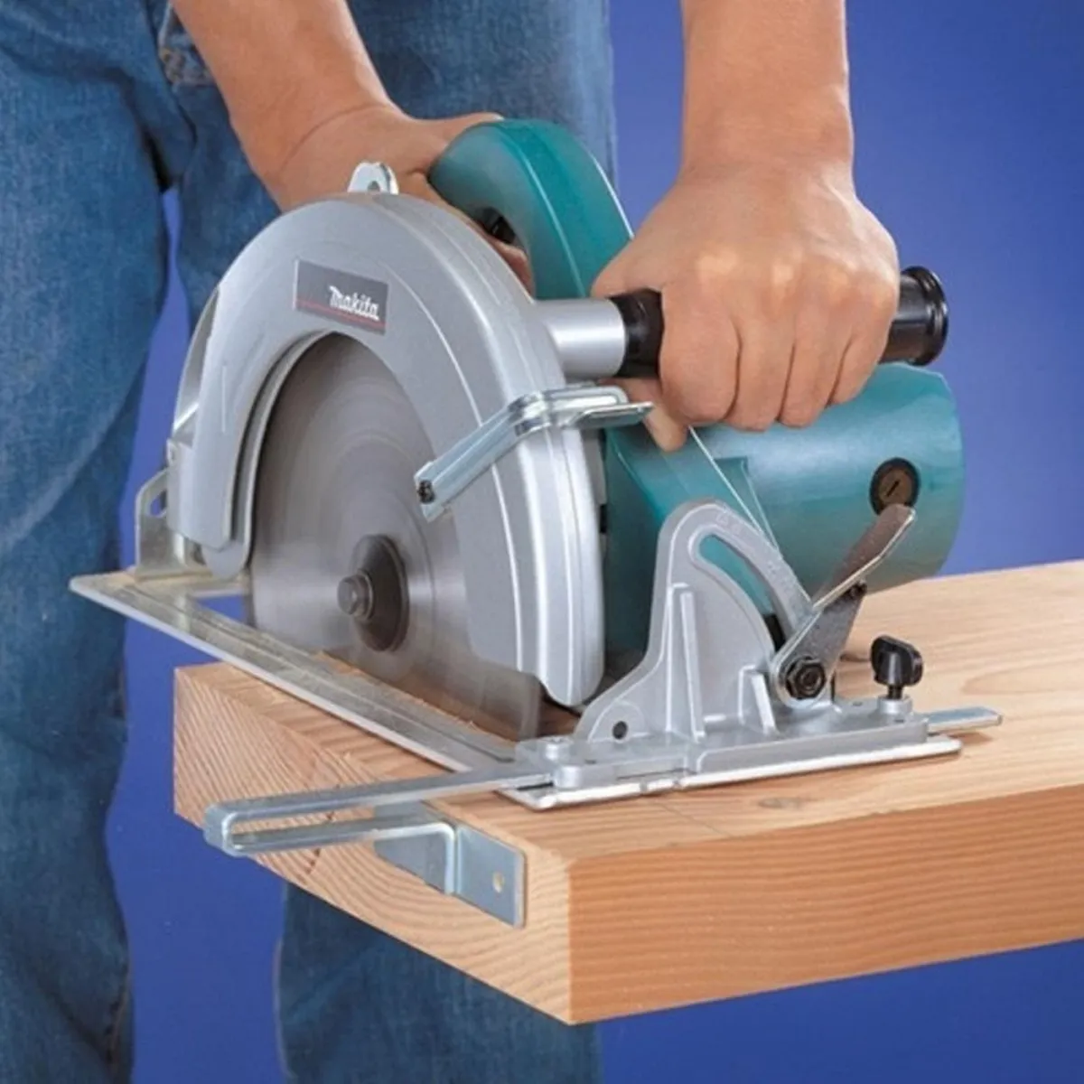 MAKITA - Sierra Circular 9 1/4 (235mm) 2000w 85mm Makita N5900b